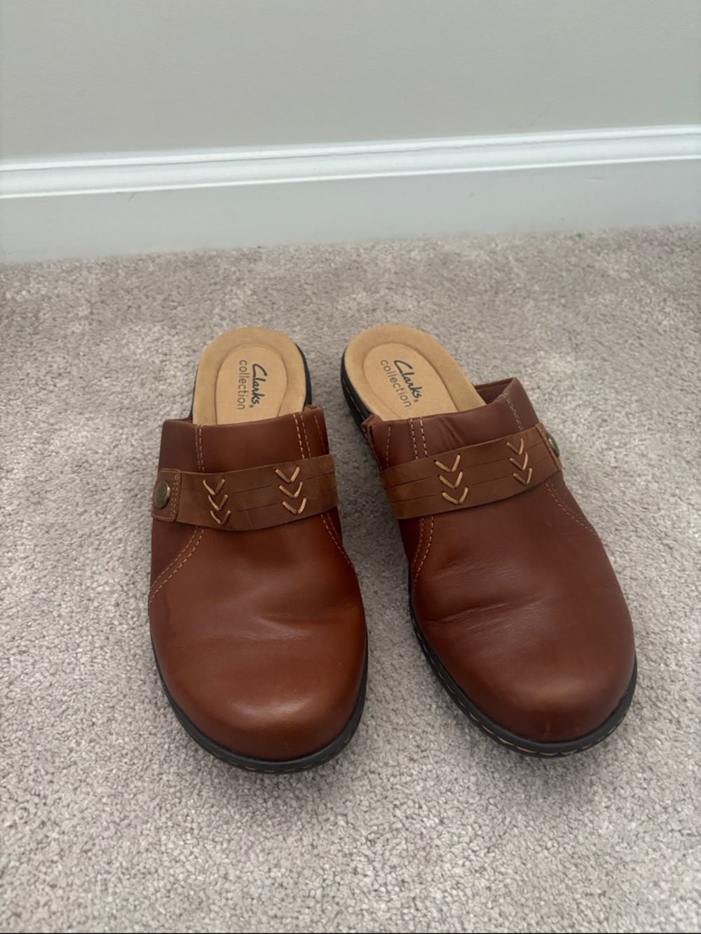 Clarks Clog Mules Womens Size 8 W Brown Leather Slip On Shoes Comfort